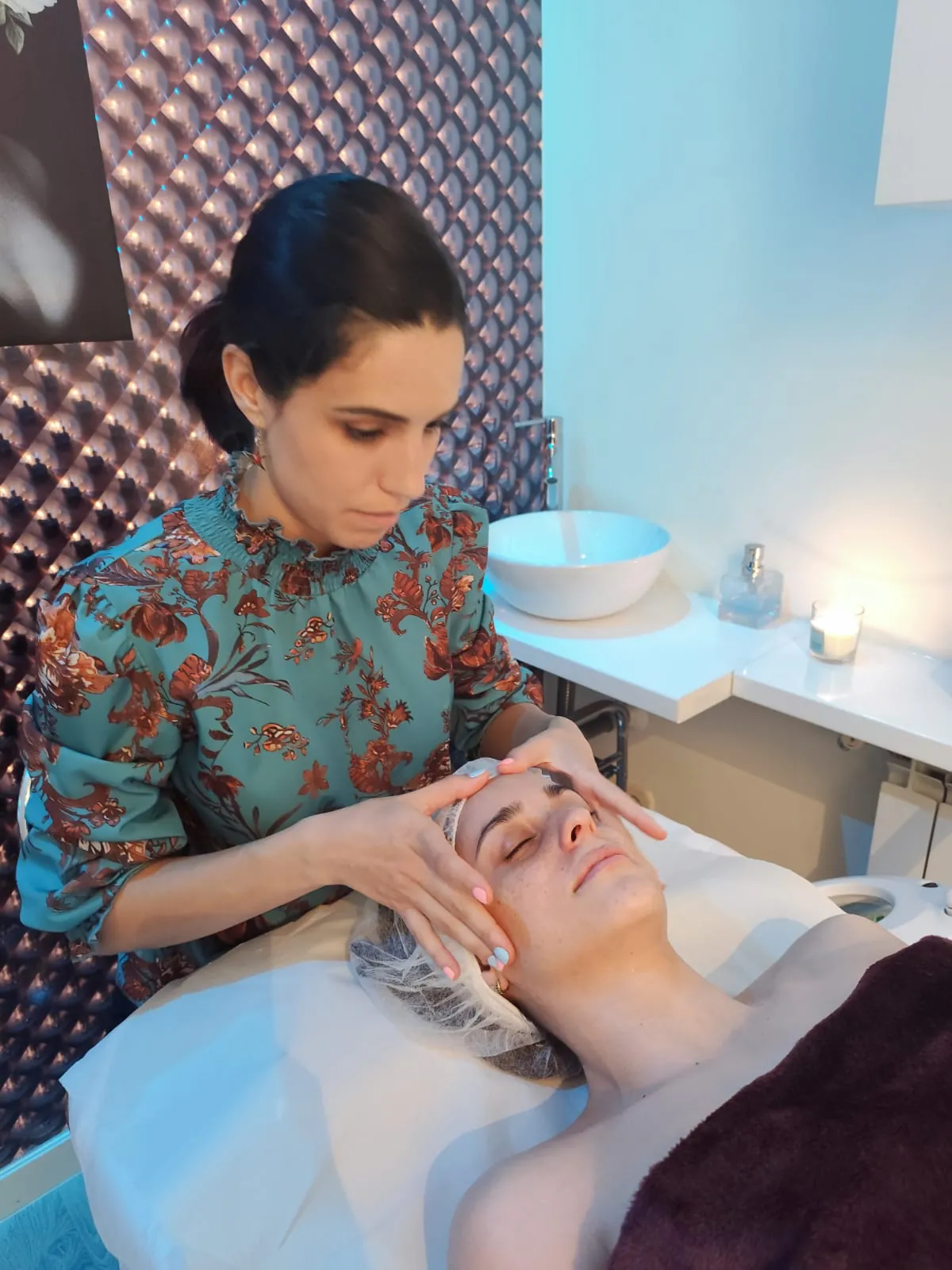 Higiene facial profesional en el Centro de Estética Lucy Lara