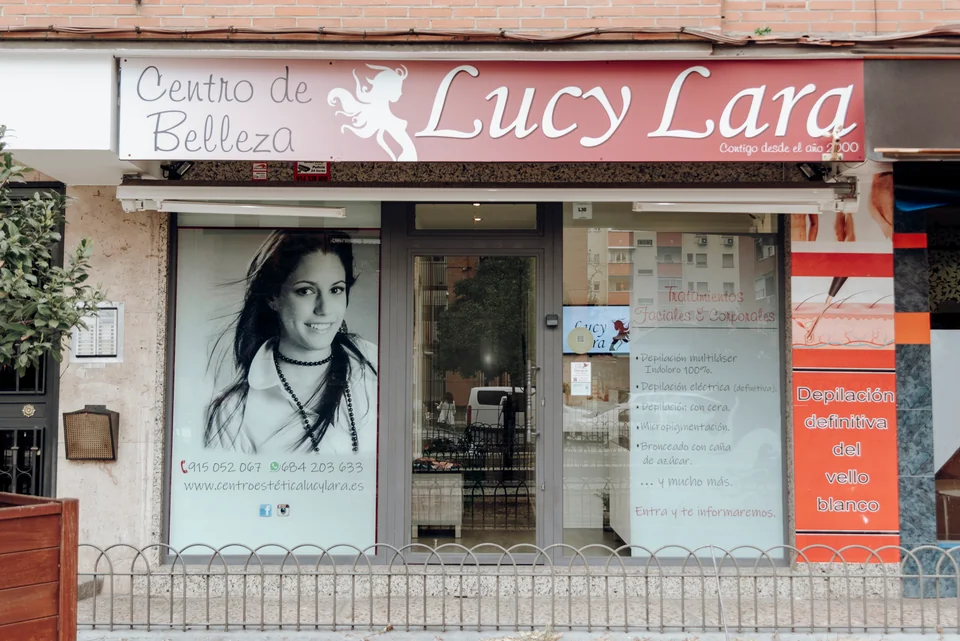 Fachada del Centro de Estética Lucy Lara en Ciudad de los Ángeles